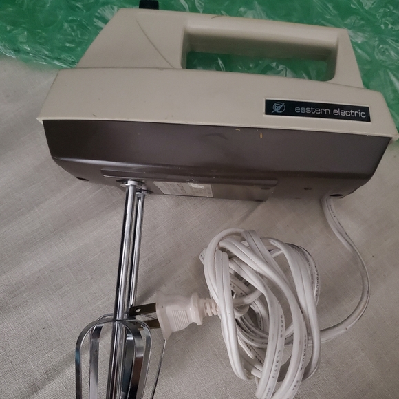 VINTAGE Eastern portable handheld Mixer - Picture 2 of 5